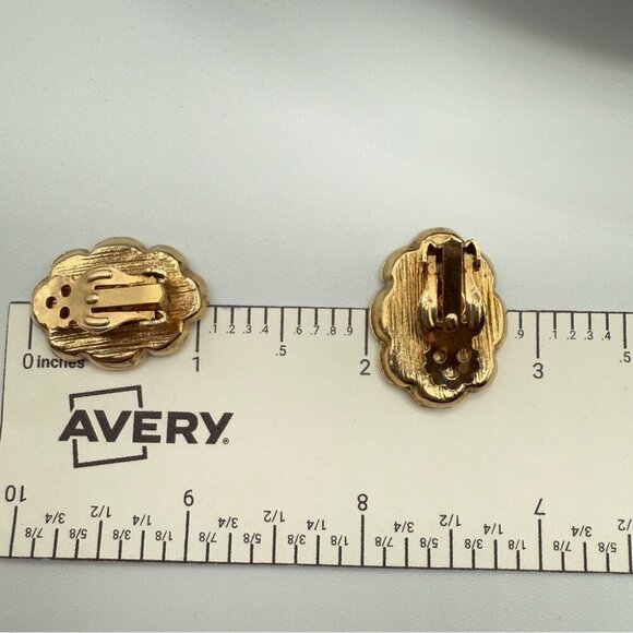 Vintage Square Dancing Oval Clip-On Earrings in Silver White and Gold - Picture 8 of 10